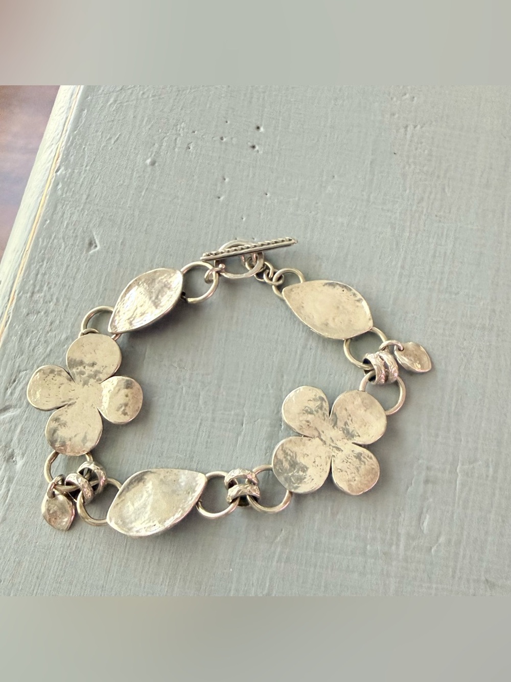 Hammered 925 Sterling Silver Floral Link Bracelet Flower Charm
